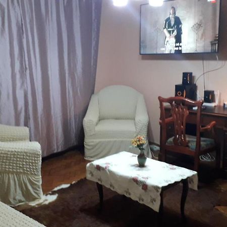 Cozy, Central 1-Bedroom Apartment In Timisoara, Romania Exterior photo