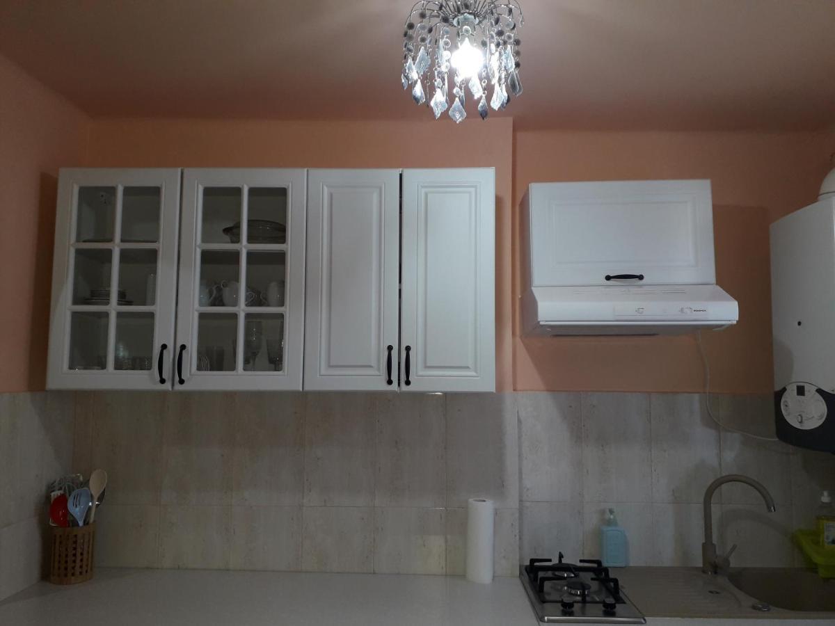 Cozy, Central 1-Bedroom Apartment In Timisoara, Romania Exterior photo